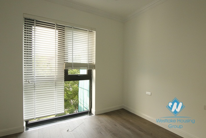 A gorgeous villa in Vinhome Riverside Long Bien for rent